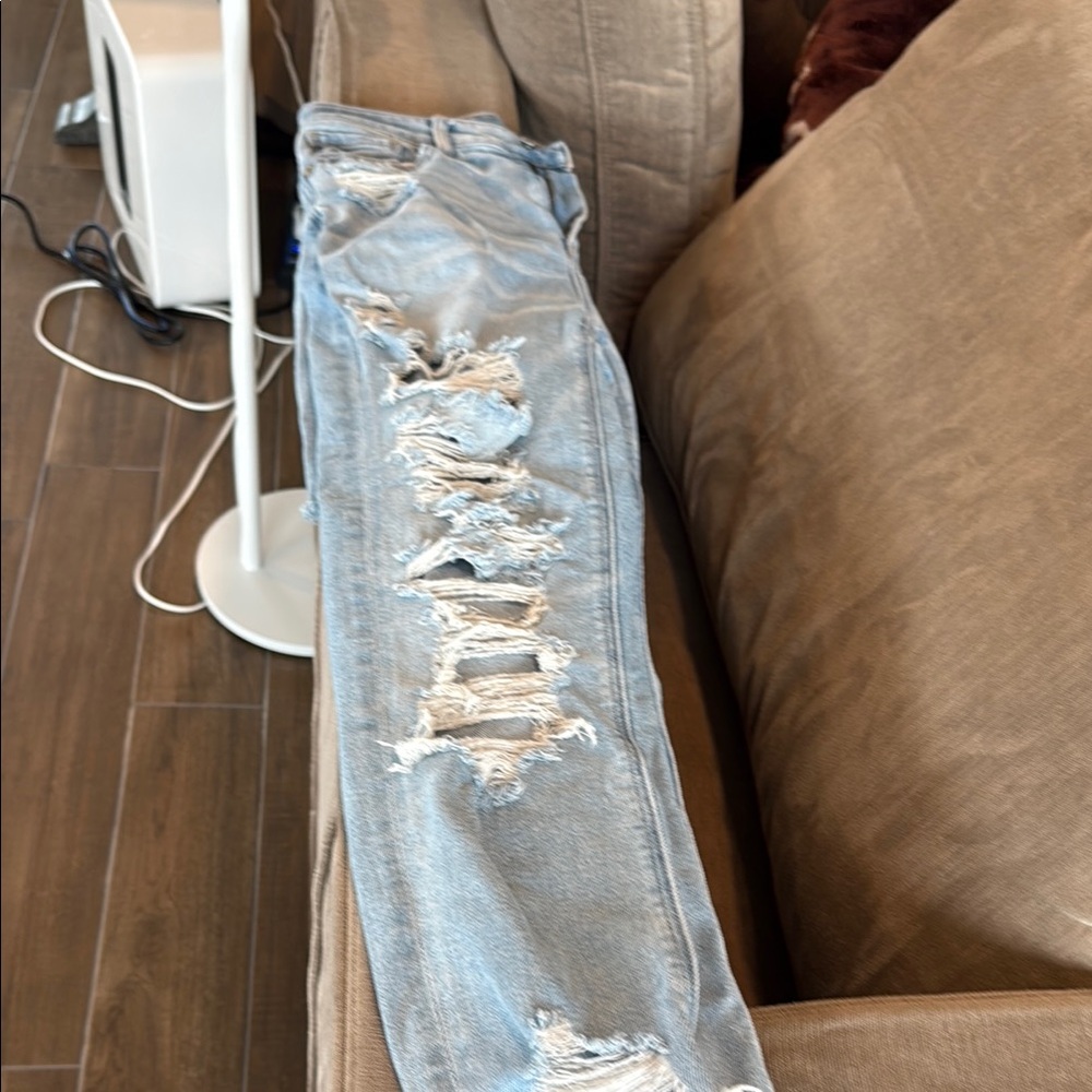 American Eagle Outfitters Light Blue Distressed Jeans